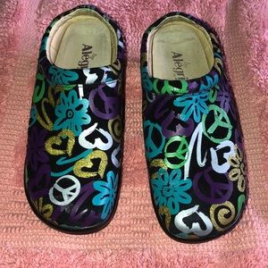 Algeria  nurse clogs